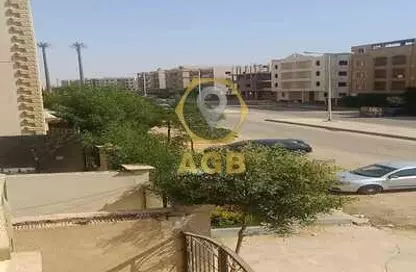 Apartment - 3 Bedrooms - 3 Bathrooms for sale in 3rd Neighborhood - 4th Area - Shorouk City - Cairo