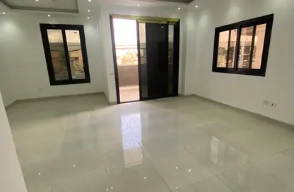Whole Building - 3 Bedrooms - 2 Bathrooms for rent in South Lotus - El Lotus - New Cairo City - Cairo