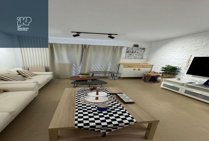 8243308 - Property Image 3