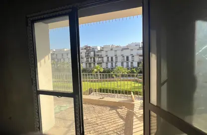 Apartment - 3 Bedrooms - 3 Bathrooms for sale in The Courtyards - Sheikh Zayed Compounds - Sheikh Zayed City - Giza
