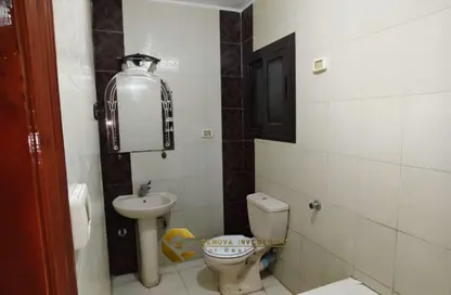 شقة - 2 غرف نوم - 1 حمام للبيع في شارع 10 - الحي الحادي عشر - الشيخ زايد - الجيزة