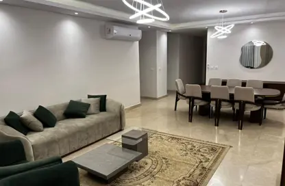 شقة - 4 غرف نوم - 4 حمامات للايجار في أبراج زيد - كمبوندات الشيخ زايد - الشيخ زايد - الجيزة