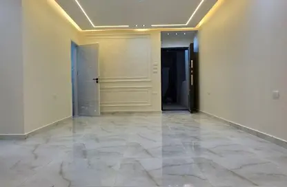 شقة - 3 غرف نوم - 2 حمامات للبيع في البوابة الرابعة - مينا - حدائق الاهرام - الجيزة