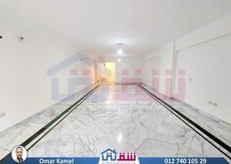 شقة - 3 غرف نوم - 3 حمامات for للايجار in لوران - حي شرق - الاسكندرية