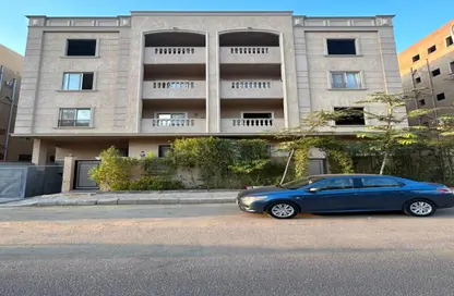 Apartment - 3 Bedrooms - 2 Bathrooms for sale in 4th Neighborhood - 4th Area - Shorouk City - Cairo