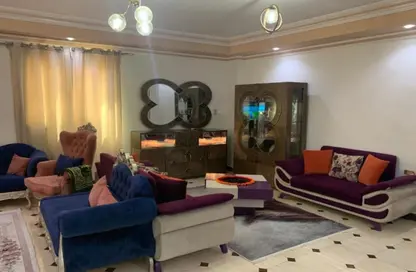 Apartment - 4 Bedrooms - 3 Bathrooms for rent in 8th District - Sheikh Zayed City - Giza