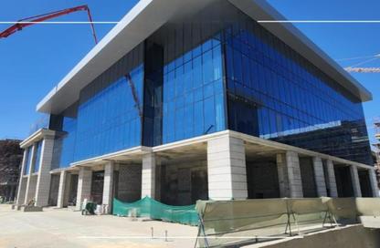 محل تجاري - استوديو للبيع في جولدن جيت - شارع التسعين الجنوبي - التجمع الخامس - مدينة القاهرة الجديدة - القاهرة