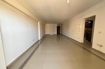 Apartment - 3 Bedrooms - 2 Bathrooms for sale in Green Plaza St. - Smouha - Hay Sharq - Alexandria