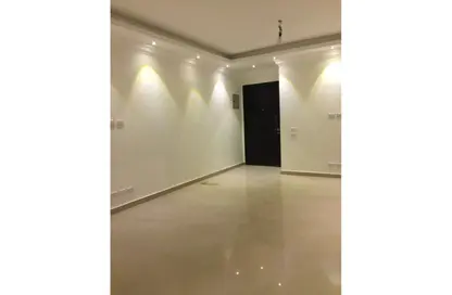 شقة - 2 غرف نوم - 1 حمام للايجار في تاج سلطان - الطريق الدائري - القاهرة