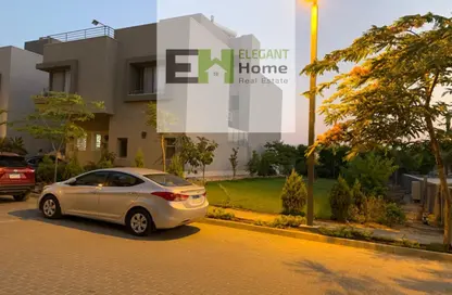 فيلا - 6 غرف نوم - 4 حمامات للايجار في كمبوند فيلدج جاردن القطامية - كمبوندات التجمع الخامس - التجمع الخامس - مدينة القاهرة الجديدة - القاهرة