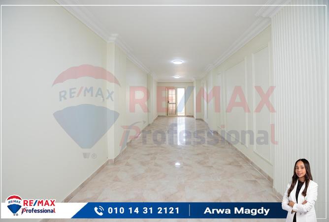 Apartment - 3 Bedrooms - 2 Bathrooms for sale in Al Kornish Square - Sporting - Hay Sharq - Alexandria