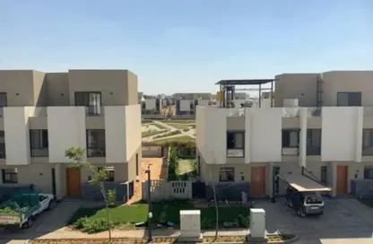 Townhouse - 3 Bedrooms - 3 Bathrooms for sale in Al Burouj Compound - El Shorouk Compounds - Shorouk City - Cairo