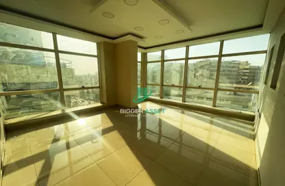 Office Space - Studio - 2 Bathrooms for rent in Nasr St. - Hay El Maadi - Cairo
