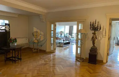 Apartment - 3 Bedrooms - 2 Bathrooms for rent in El Gezirah St. - Zamalek - Cairo