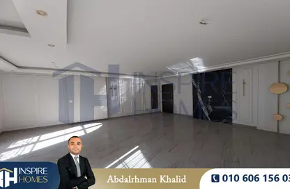 شقة - 3 غرف نوم - 2 حمامات للايجار في سموحة - حي شرق - الاسكندرية