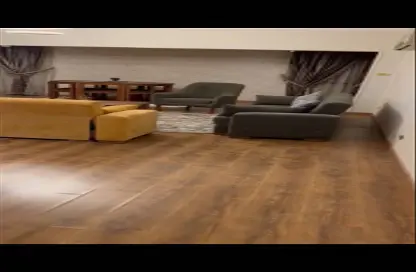 Apartment - 2 Bedrooms - 1 Bathroom for rent in Souk Zahraa Al Maadi St. - Zahraa El Maadi - Hay El Maadi - Cairo