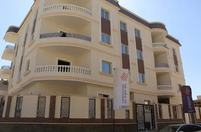Apartment - 3 Bedrooms - 2 Bathrooms for sale in Bait Alwatan - The 5th Settlement - New Cairo City - Cairo