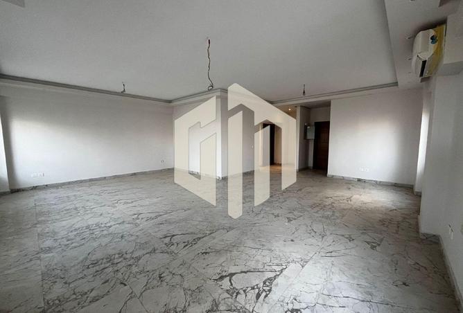 8365801 - Property Image 2