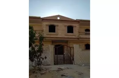 فيلا - 5 حمامات للبيع في الحي التاسع - الشيخ زايد - الجيزة