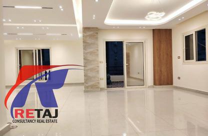 Apartment - 3 Bedrooms - 2 Bathrooms for sale in Abdelrahman Sedky St. - 6th Zone - Nasr City - Cairo