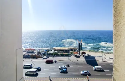 شقة - 3 غرف نوم - 2 حمامات للبيع في ميدان الكورنيش - سبورتنج - حي شرق - الاسكندرية
