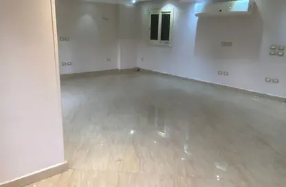 Apartment - 3 Bedrooms - 2 Bathrooms for sale in Mohamed Kamel Morsy St. - Mohandessin - Giza