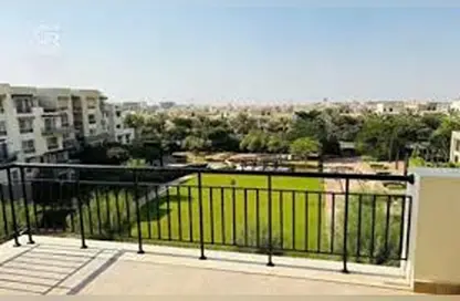 Apartment - 3 Bedrooms - 3 Bathrooms for sale in Uptown Cairo - Mokattam - Cairo