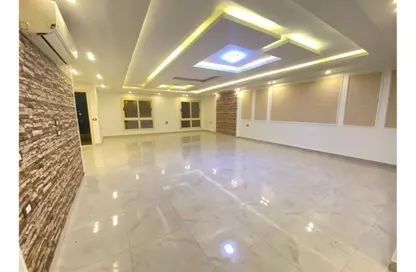 شقة - 3 غرف نوم - 3 حمامات للايجار في شارع احمد فخري - المنطقة السادسة - مدينة نصر - القاهرة