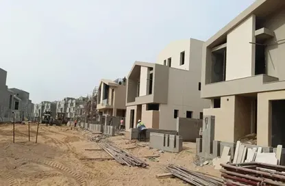 Apartment - 2 Bedrooms - 2 Bathrooms for sale in Beverly Hills Road - 17th District - Sheikh Zayed City - Giza