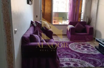 شقة - 2 غرف نوم - 1 حمام للايجار في شارع مدرسة اكتوبر - الحي السادس - مدينة 6 أكتوبر - الجيزة