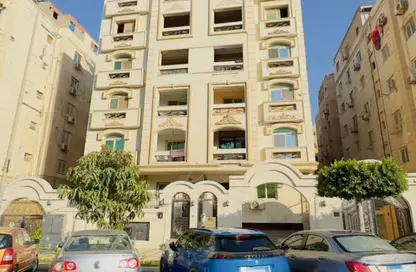 شقة - 3 غرف نوم - 2 حمامات للبيع في المستثمر الصغير - الحي العاشر - الشيخ زايد - الجيزة