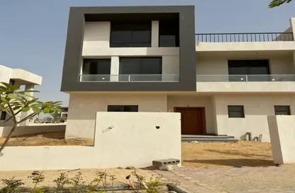 Villa - 4 Bedrooms - 3 Bathrooms for sale in Village West - Sheikh Zayed Compounds - Sheikh Zayed City - Giza