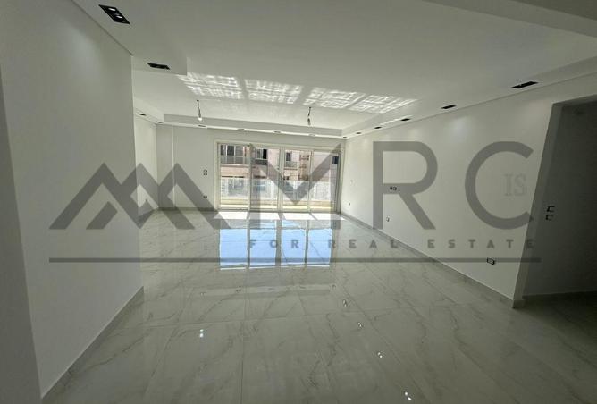 8113352 - Property Image 2