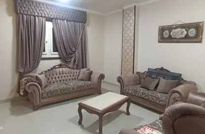 بناية كاملة - 3 غرف نوم - 2 حمامات للبيع في شارع شبرا - شبرا - حي شبرا - القاهرة