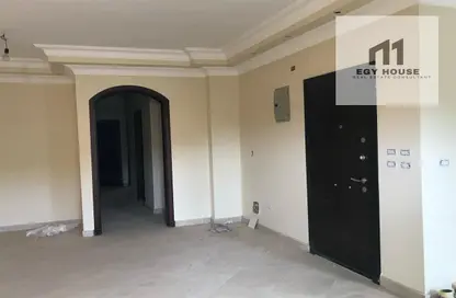 شقة - 3 غرف نوم - 2 حمامات للايجار في جرين ريزيدنس 1 - الحي السابع - الشيخ زايد - الجيزة