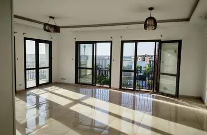 شقة - 3 غرف نوم - 2 حمامات للايجار في ذا كورت ياردز - كمبوندات الشيخ زايد - الشيخ زايد - الجيزة
