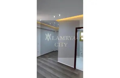 Apartment - 2 Bedrooms - 2 Bathrooms for sale in Bait Alwatan - The 5th Settlement - New Cairo City - Cairo