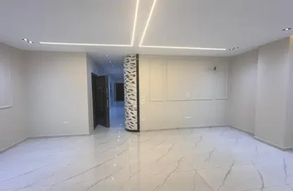 شقة - 3 غرف نوم - 2 حمامات للبيع في الحي السابع - مدينة العبور - القليوبية