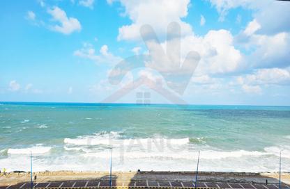شقة - 3 غرف نوم - 3 حمامات للبيع في طريق الجيش - كامب شيزار - حي وسط - الاسكندرية