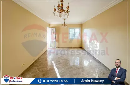 Apartment - 2 Bedrooms - 1 Bathroom for rent in Madkhal Sharkt Al Nakhl Wa Al Handasa St. - Smouha - Hay Sharq - Alexandria