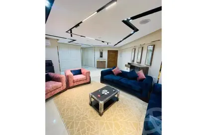 شقة - 3 غرف نوم - 3 حمامات للايجار في شارع لبنان - المهندسين - الجيزة