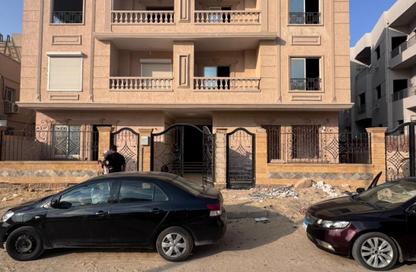 Apartment - 3 Bedrooms - 3 Bathrooms for sale in 4th Neighborhood - 4th District West - Shorouk City - Cairo