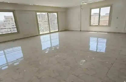 Full Floor - 7+ Bedrooms - 4 Bathrooms for sale in Al Batal Ahmed Abd El Aziz St. - Mohandessin - Giza