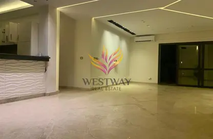 شقة - 2 غرف نوم - 2 حمامات للايجار في ذا كورت ياردز - كمبوندات الشيخ زايد - الشيخ زايد - الجيزة