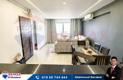 Apartment - 2 Bedrooms - 1 Bathroom for sale in Mahmoud Al Essawy St. - Sidi Beshr - Hay Awal El Montazah - Alexandria