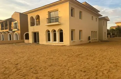 Villa - 4 Bedrooms - 5 Bathrooms for sale in Hyde Park - New Cairo City - Cairo