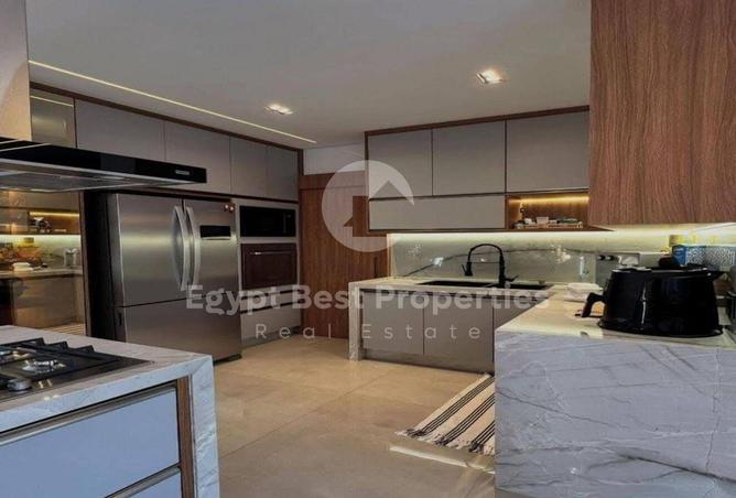 8018875 - Property Image 2