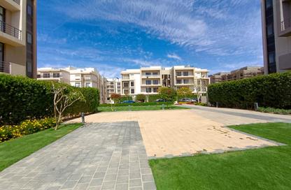 Apartment - 2 Bedrooms - 2 Bathrooms for sale in Fifth Square - The 5th Settlement - New Cairo City - Cairo