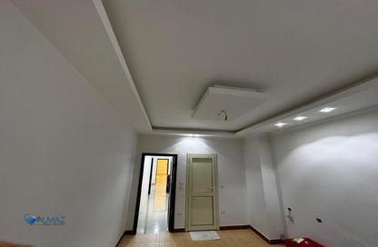 Apartment - 3 Bedrooms - 2 Bathrooms for sale in Qonsoa Al Ghoury St. - The 1st Settlement - New Cairo City - Cairo