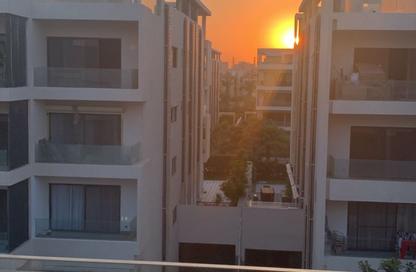 Apartment - 2 Bedrooms - 2 Bathrooms for sale in Lake View Residence - 5th Settlement Compounds - The 5th Settlement - New Cairo City - Cairo